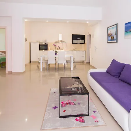 Апартаменты With Private Swimming Pool