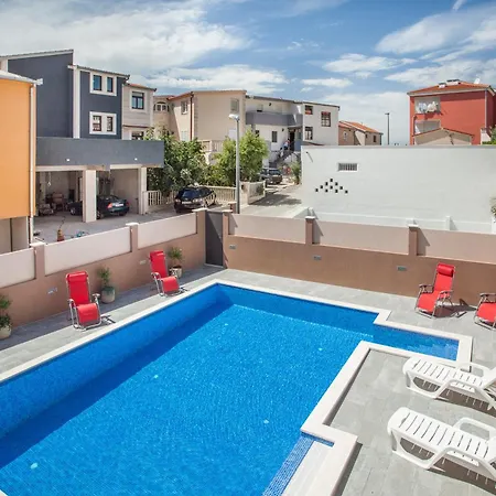 Daire With Private Swimming Pool *