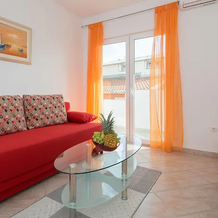 With Private Swimming Pool Podstrana
